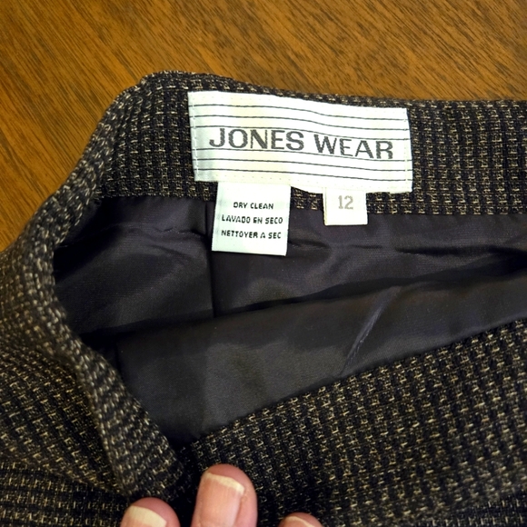Vintage Jones Wear Woman's Purple Tweed Suit, Size 12 - Picture 7 of 8